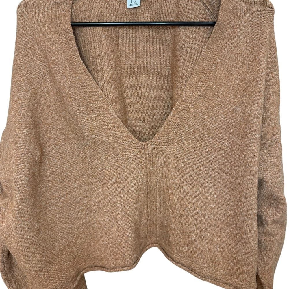 BDG Valeria Cropped V-Neck Sweater Size‎ Large - Picture 2 of 5
